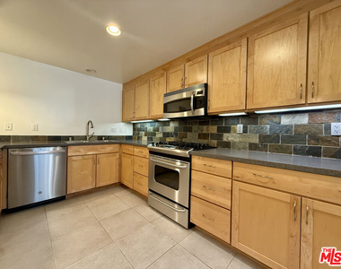 11946 Dorothy Street - Photo Thumbnail 7