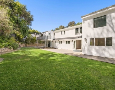 501 Cascada Way - Photo Thumbnail 15