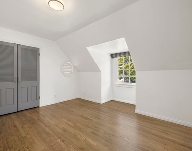 501 Cascada Way - Photo Thumbnail 10