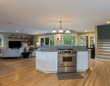 11835 S South Park Avenue - Photo Thumbnail 8