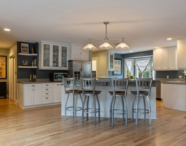 11835 S South Park Avenue - Photo Thumbnail 9