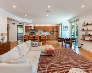 723 Westmount Drive - Photo Thumbnail 3
