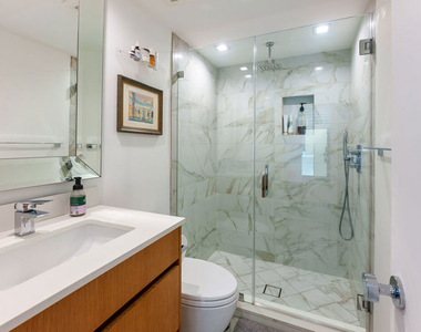 723 Westmount Drive - Photo Thumbnail 14