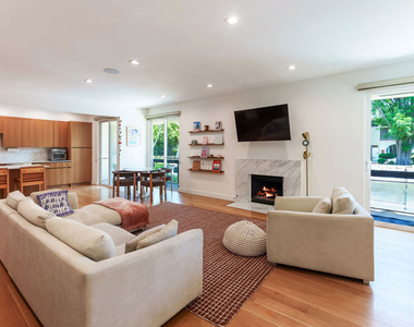 723 Westmount Drive - Photo Thumbnail 2