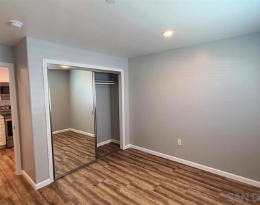8834 Valencia St - Photo Thumbnail 16
