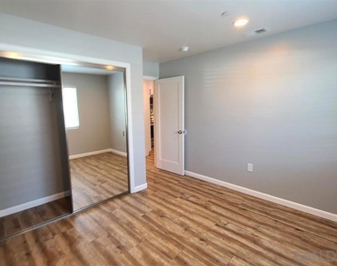 8834 Valencia St - Photo Thumbnail 19
