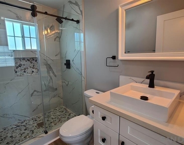 8834 Valencia St - Photo Thumbnail 8