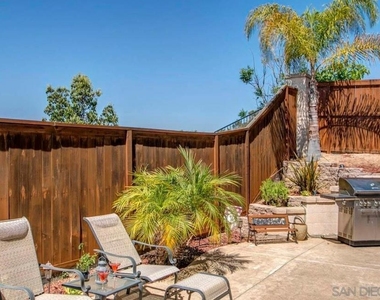 5292 Village Dr - Photo Thumbnail 13
