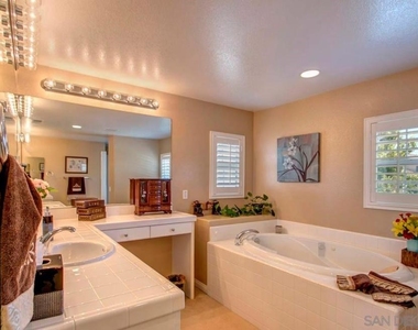 5292 Village Dr - Photo Thumbnail 26