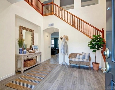 5292 Village Dr - Photo Thumbnail 3