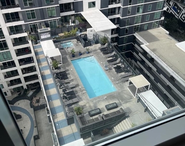 425 W Beech - Photo Thumbnail 4