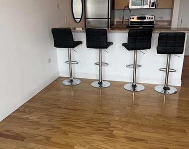 425 W Beech - Photo Thumbnail 18