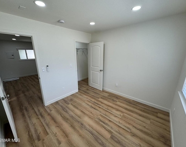 1281 Hartley Avenue - Photo Thumbnail 5