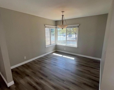 2800 Regina Avenue - Photo Thumbnail 6