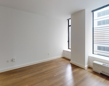 10 Hanover Square - Photo Thumbnail 3