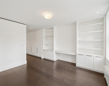 East 80th Street - Photo Thumbnail 15