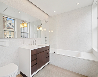East 80th Street - Photo Thumbnail 9