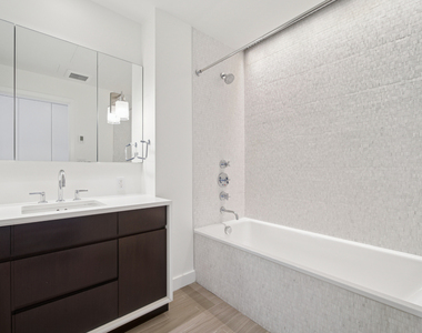 East 80th Street - Photo Thumbnail 16