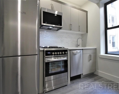 1647 Eighth Avenue - Photo Thumbnail 2