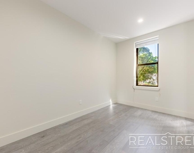 1647 Eighth Avenue - Photo Thumbnail 9