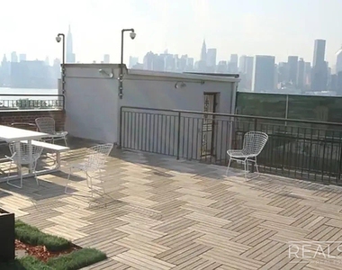 96 Dupont Street - Photo Thumbnail 8