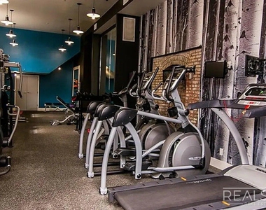 96 Dupont Street - Photo Thumbnail 9