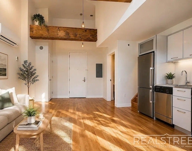 96 Dupont Street - Photo Thumbnail 2