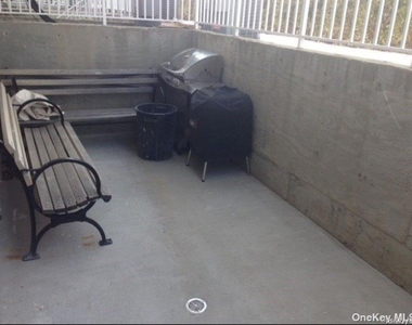 306 Soundview Lane - Photo Thumbnail 7