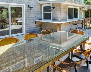 18 Bay View Road - Photo Thumbnail 8