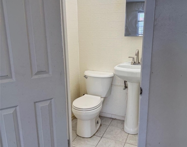 10402 51st Avenue - Photo Thumbnail 5
