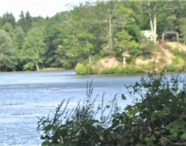 525 Lake Road - Photo Thumbnail 24