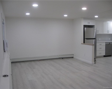 525 Lake Road - Photo Thumbnail 3