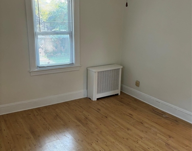 181 Violet Avenue - Photo Thumbnail 7
