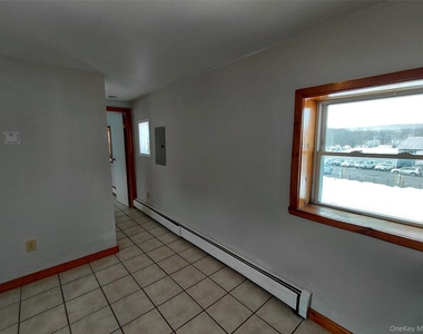 2095 Ulster Avenue - Photo Thumbnail 1
