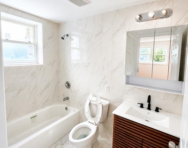 8713 Homelawn St - Photo Thumbnail 4
