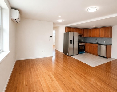 8713 Homelawn St - Photo Thumbnail 1