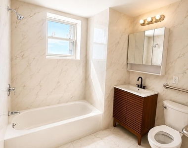 8713 Homelawn St - Photo Thumbnail 5