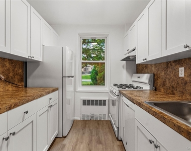700 Scarsdale Avenue - Photo Thumbnail 7