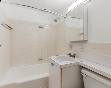 700 Scarsdale Avenue - Photo Thumbnail 8