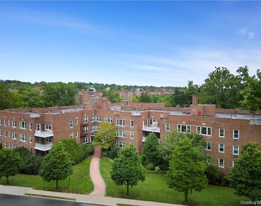 700 Scarsdale Avenue - Photo Thumbnail 12