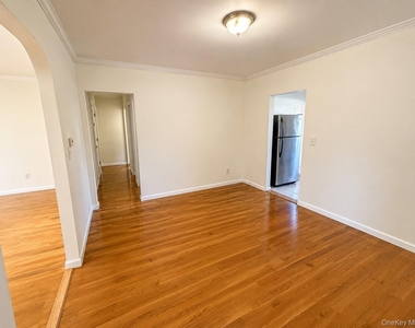 52 Hoffman Lane - Photo Thumbnail 6