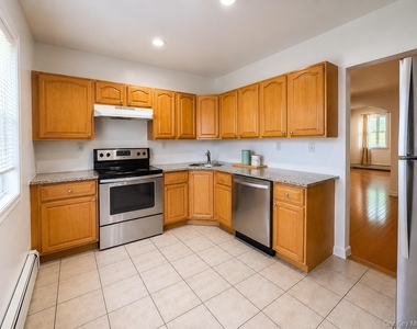 52 Hoffman Lane - Photo Thumbnail 8