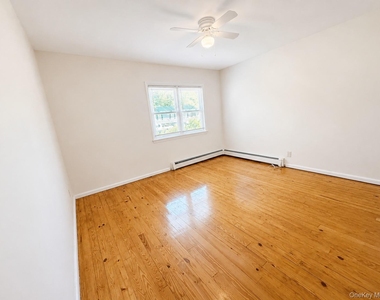 52 Hoffman Lane - Photo Thumbnail 12