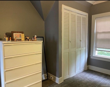 217-17 38 Avenue - Photo Thumbnail 8