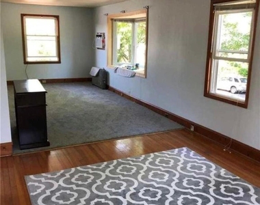 217-17 38 Avenue - Photo Thumbnail 3