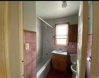 217-17 38 Avenue - Photo Thumbnail 5
