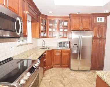 51 Whitman Avenue - Photo Thumbnail 7