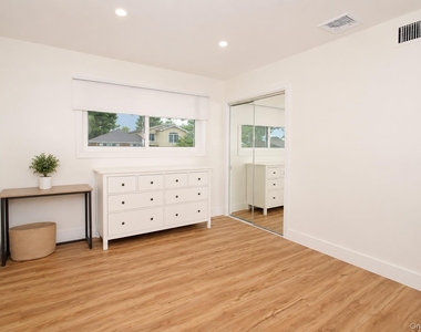51 Whitman Avenue - Photo Thumbnail 18