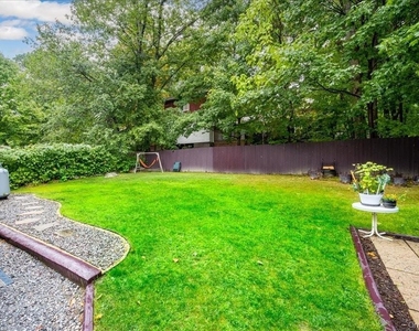 13 Laurel Trail - Photo Thumbnail 15