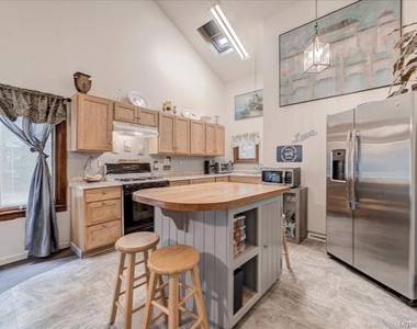 13 Laurel Trail - Photo Thumbnail 5